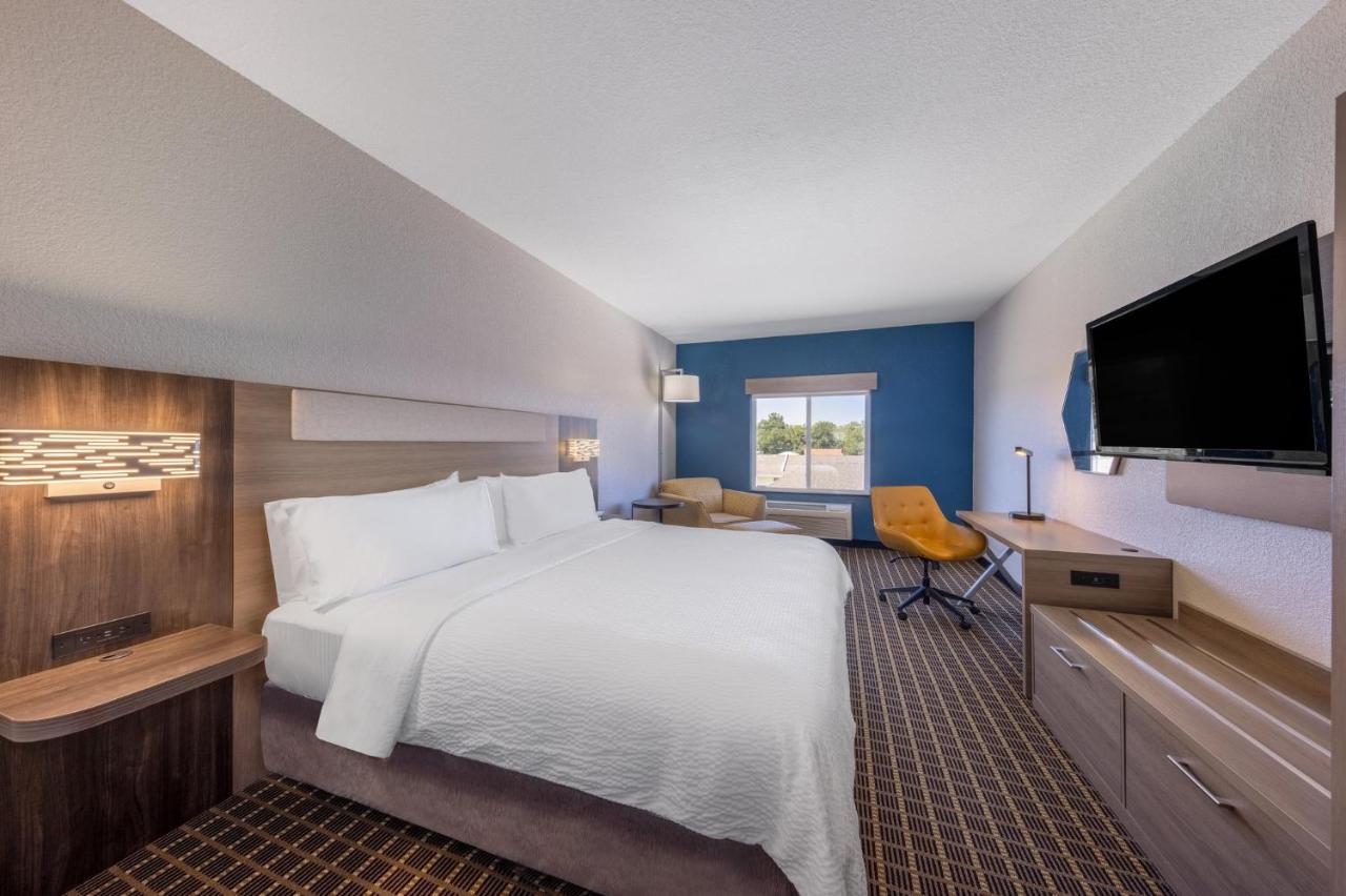 Holiday Inn Express & Suites Pittsburg By Ihg Exterior foto