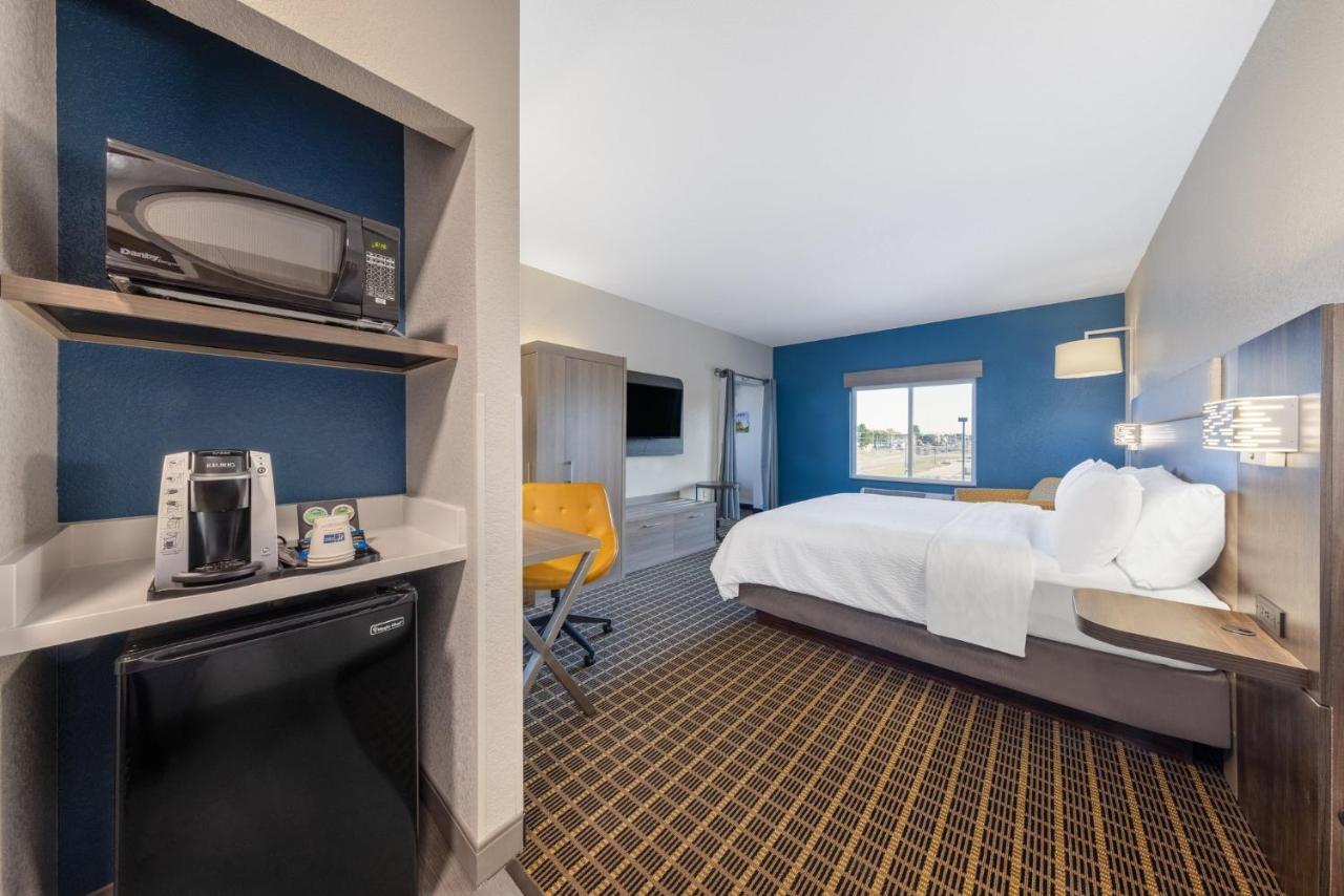 Holiday Inn Express & Suites Pittsburg By Ihg Exterior foto
