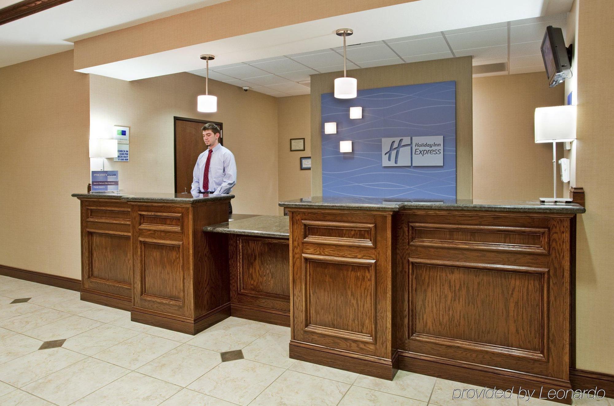 Holiday Inn Express & Suites Pittsburg By Ihg Exterior foto