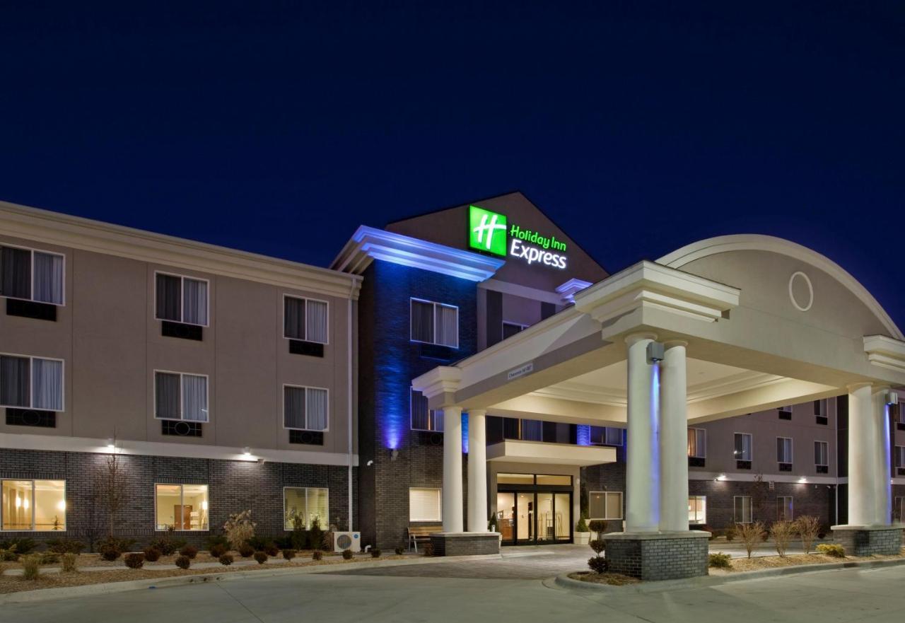 Holiday Inn Express & Suites Pittsburg By Ihg Exterior foto